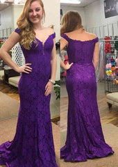 Sleeveless Off-the-Shoulder Sheath/Column Lace Bodycon Prom Dress with Sweep Train