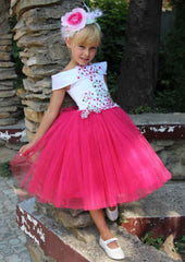 Tulle Bateau Knee-Length Ball Gown Flower Girl Dress with Applique