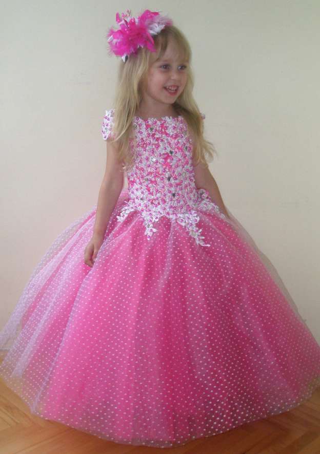 Tulle Bateau Floor-Length Ball Gown Flower Girl Dress with Applique