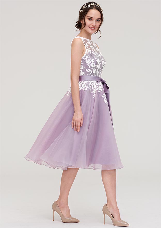 A-Line/Princess Bateau Sleeveless Knee-Length Organza Bridesmaid Dress with Sashes and Lace