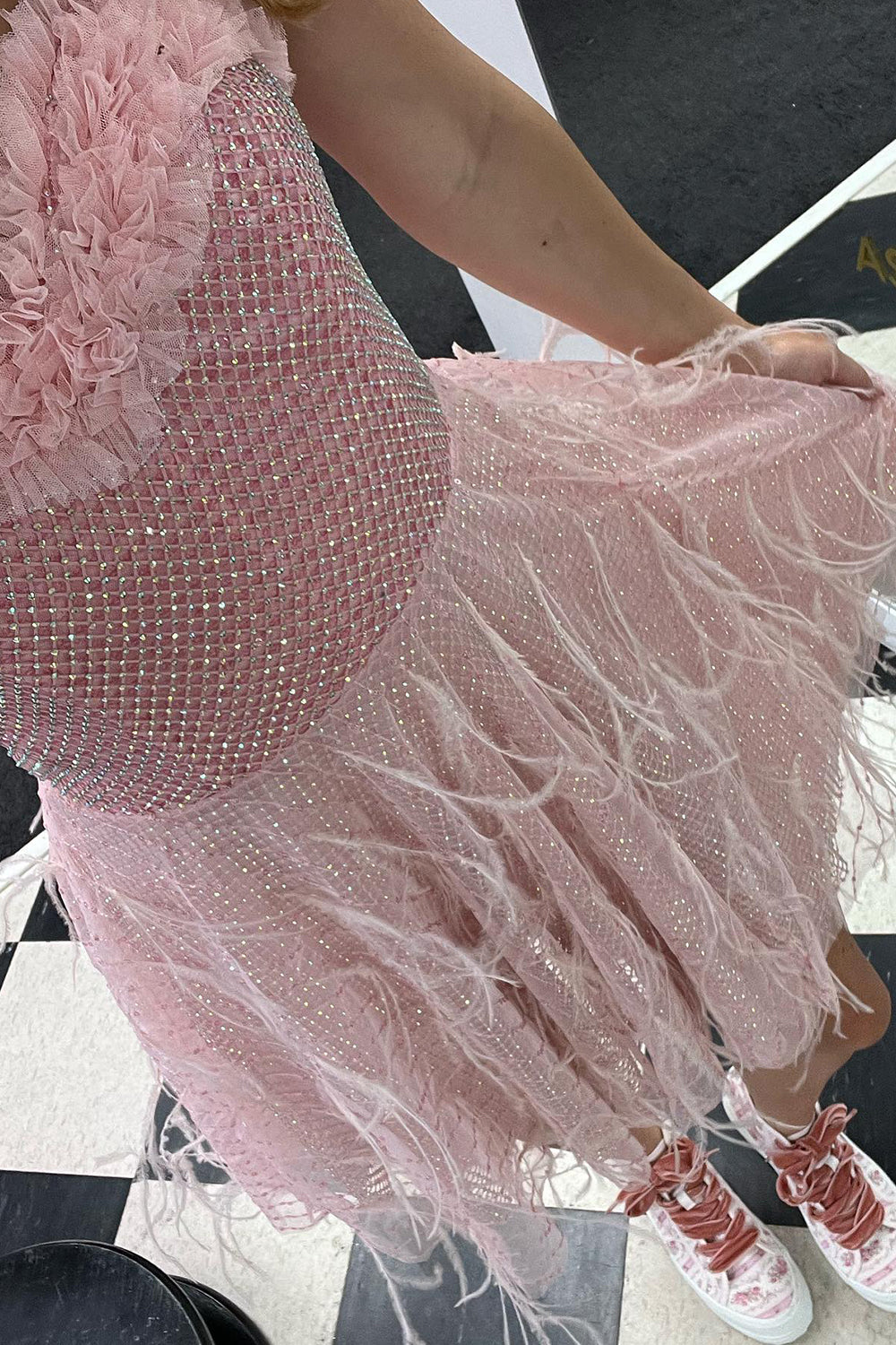 Wynne |Sweetheart Pink Grid Short homecoming Dress with Feathers