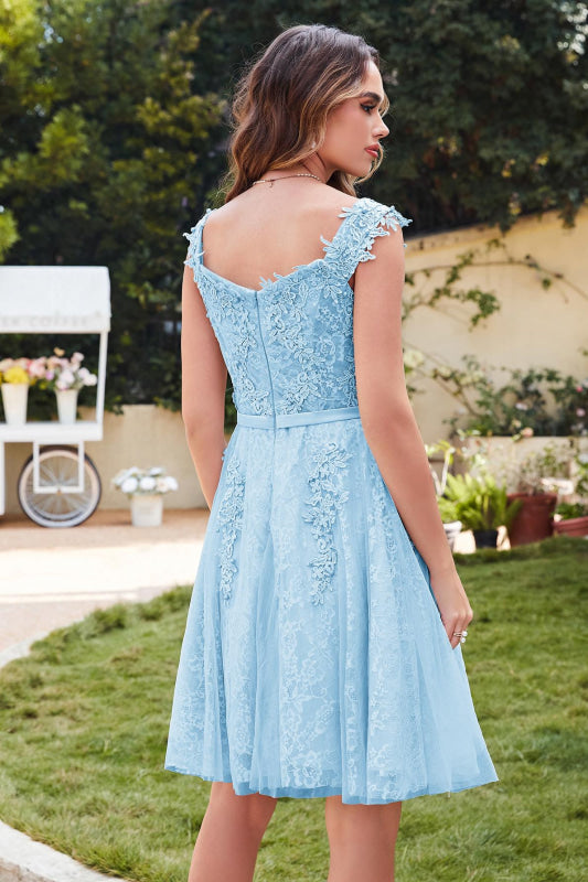 Elegant Scoop Neck Tulle Lace Short Homecoming Dress Sleeveless Appliques Mini Party Dress - Prom Dresses